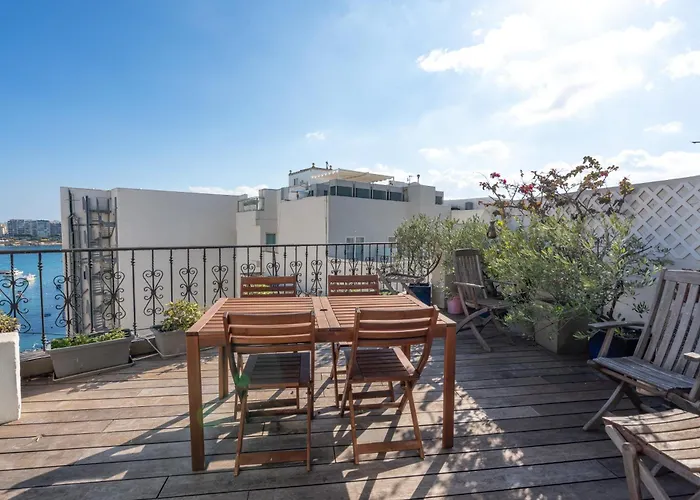 아파트 Stunning In Saint Julians With Sea Views